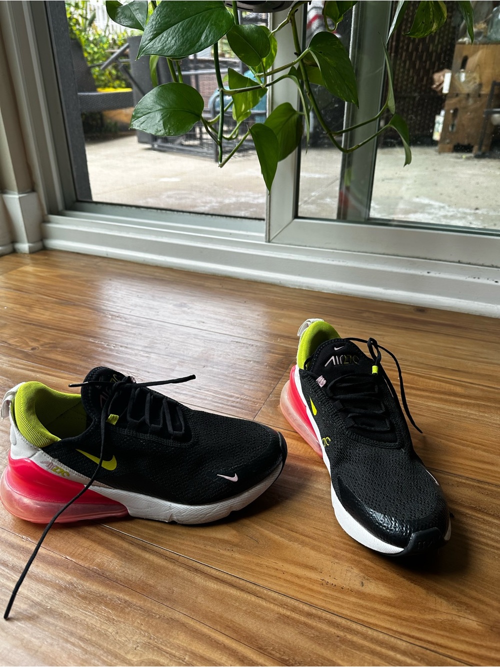 Nike Air Max 270 Women’s Sneakers | Black / Hot Pink / Neon Green | Size 7.5